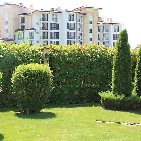 Salut In Viyana Apartment Nesebar